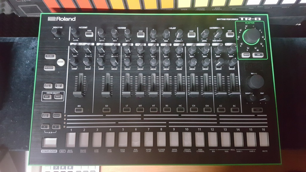 Roland TR-8 Aira