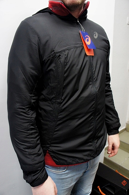 asics run hood jacket