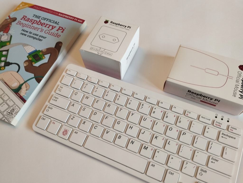 Mikrokomputer Raspberry Pi 400 zestaw