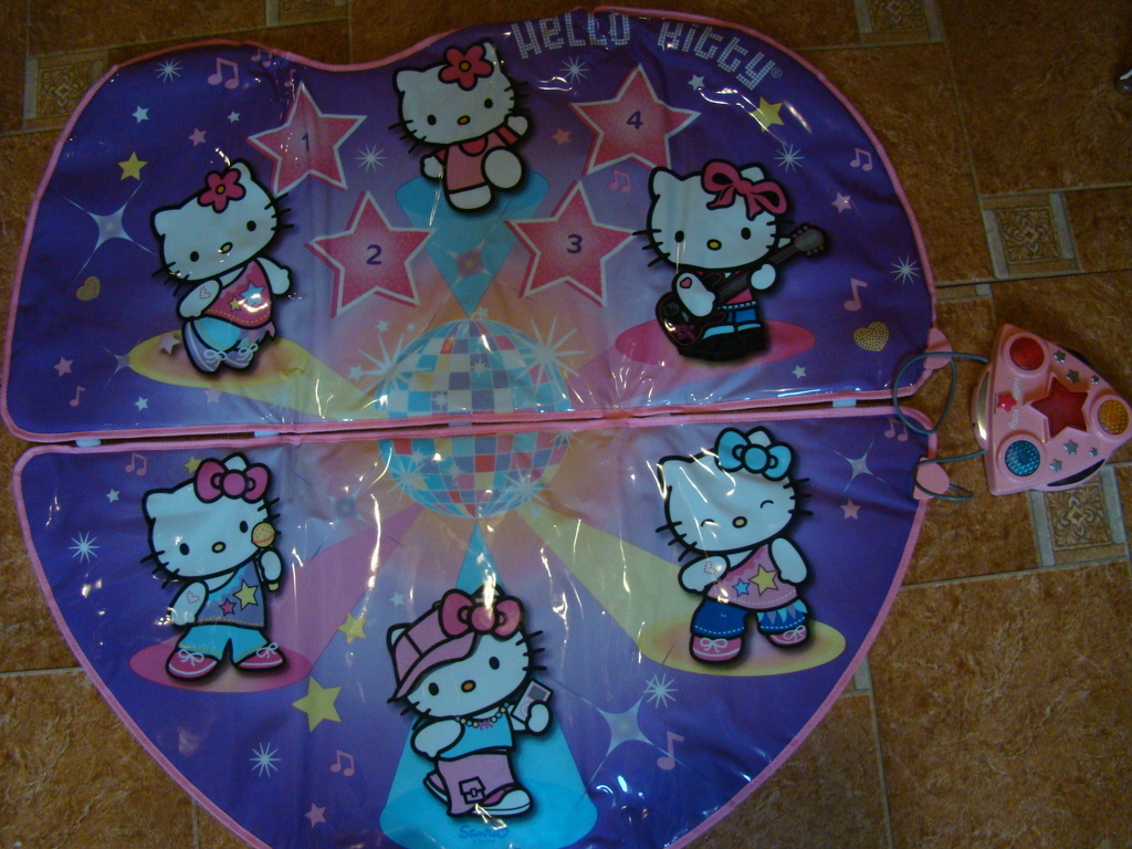 Mata do tańczenia Hello Kitty