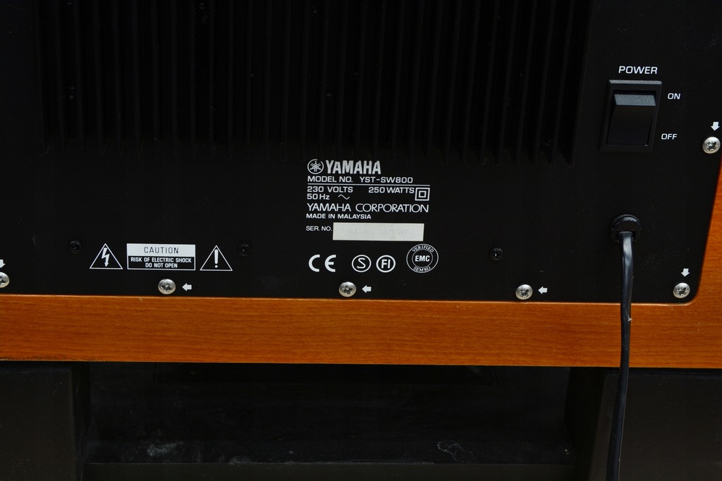 Potężny subwoofer aktywny Yamaha YST-SW800 do kina domowego i