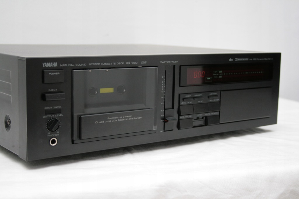 Magnetofon Yamaha KX-1200 DBX