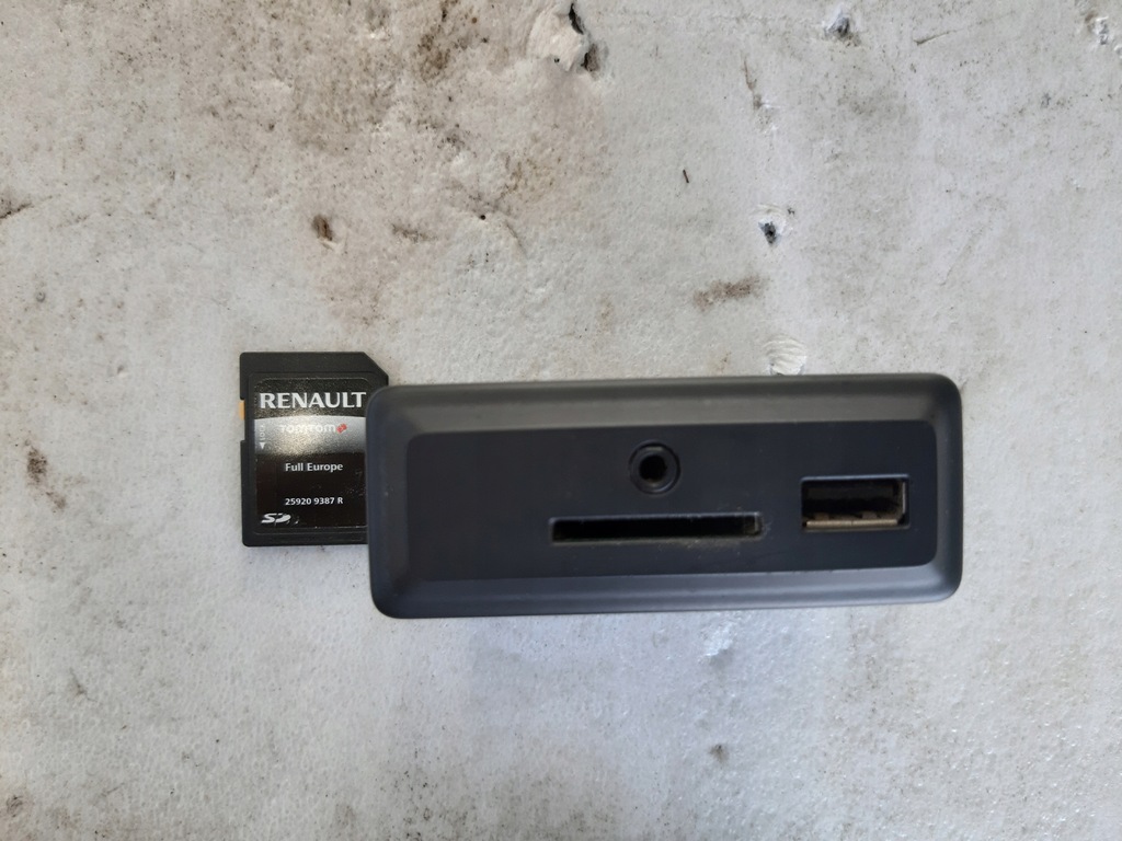 RENAULT MASTER III Port AUXUSB 280237452R 9941118097