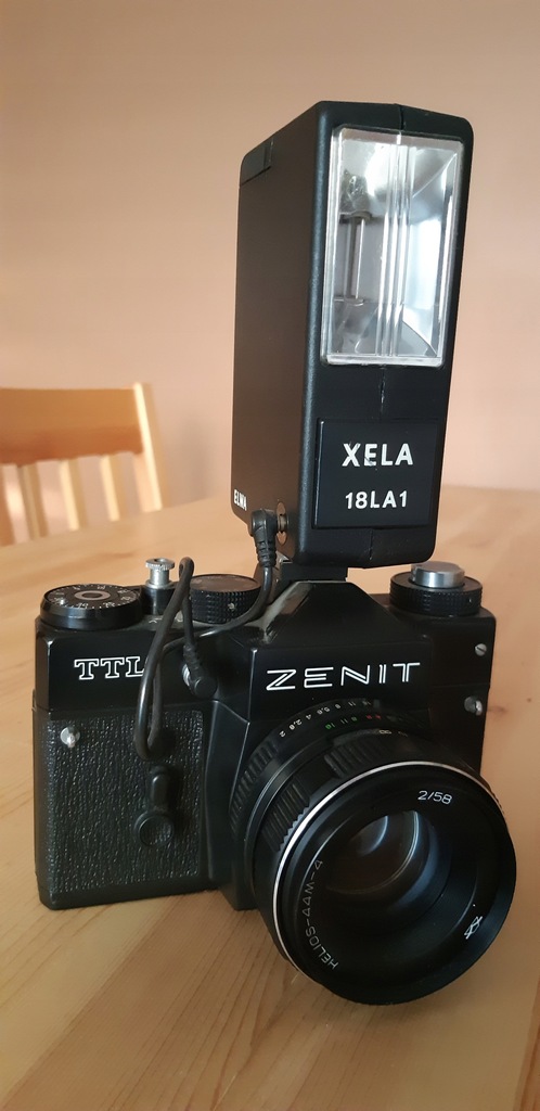 Zenit TTL + obiektyw HELIOS-44M-4 2/58 + Lampa bły