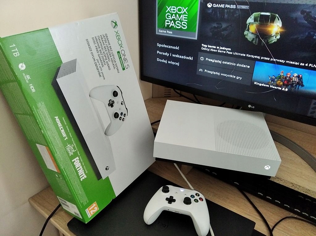 Konsola XBOX ONE S 1TB All-Digital + PAD + Kable