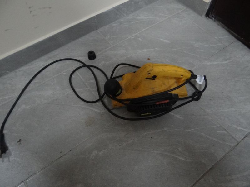 DEWALT DW680 STRUG HEBEL ELEKTRYCZNY 600W 82MM