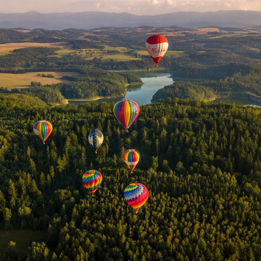 Niebo nad Lubelszczyzną: Lot Widokowy Balonem w Okolicach Lublina Weekend