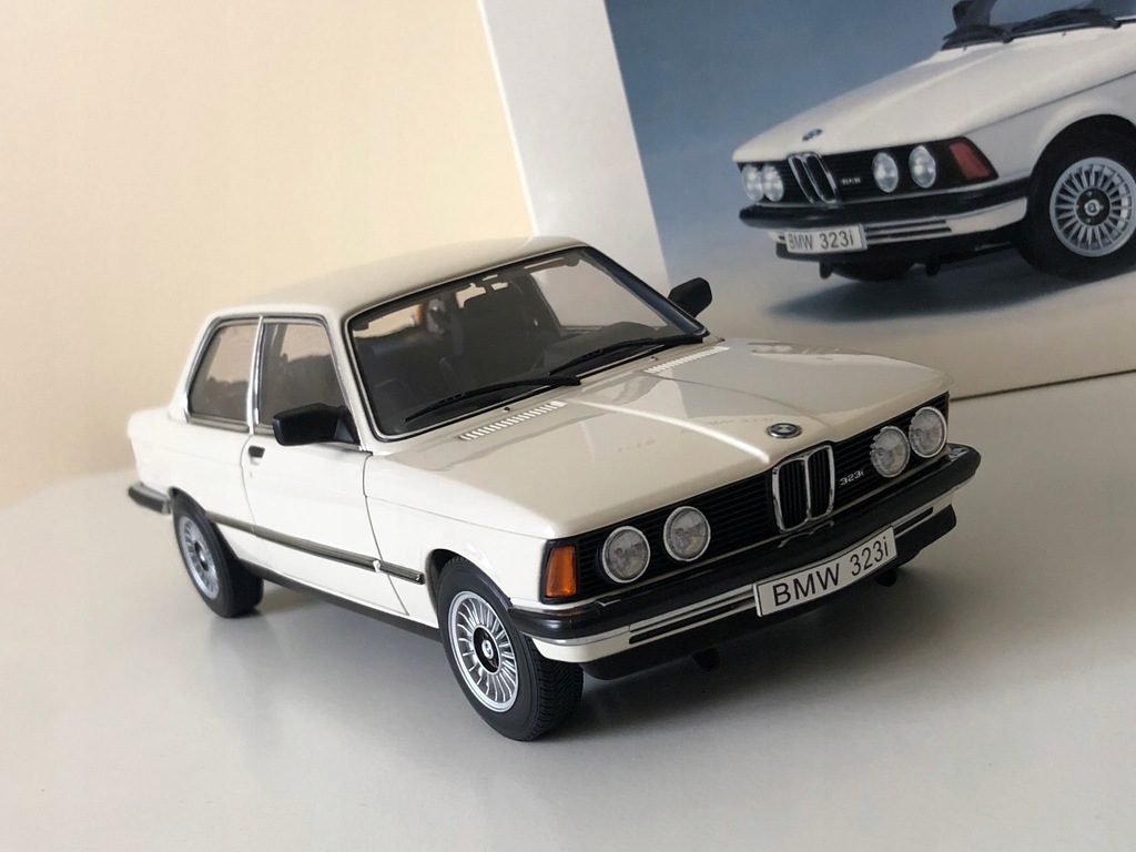 AUTOart 1:18 BMW 323i e21 Millennium (white) - 11483277704