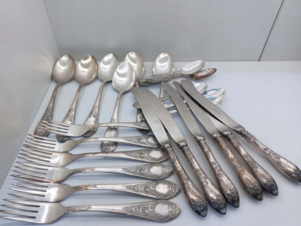 Zestaw starych sztućców 24szt