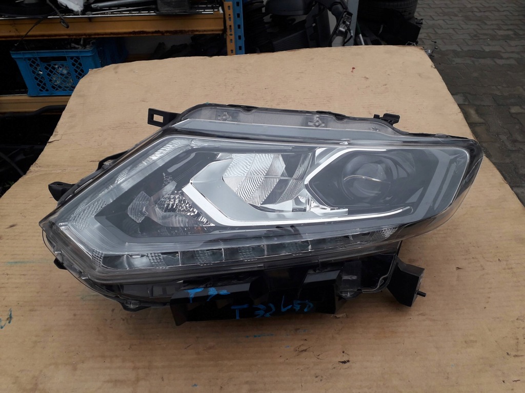LAMPA LEWA PRZEDNIA NISSAN XTRAIL T32 FULL LED - 8958818948 - oficjalne ...