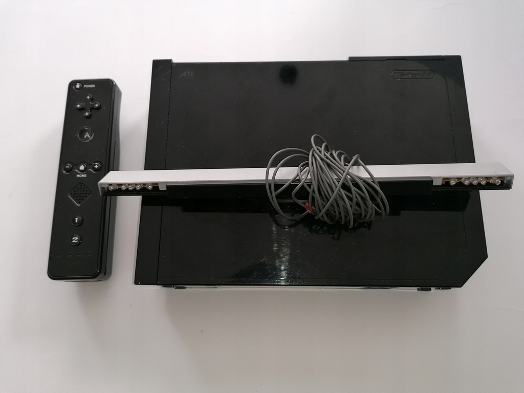 KONSOLA NINTENDO Wii + pad + czujnik ruchu