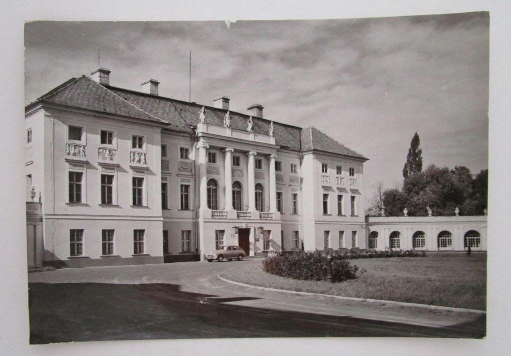 Pawłowice k. Leszna- klasycystyczny pałac