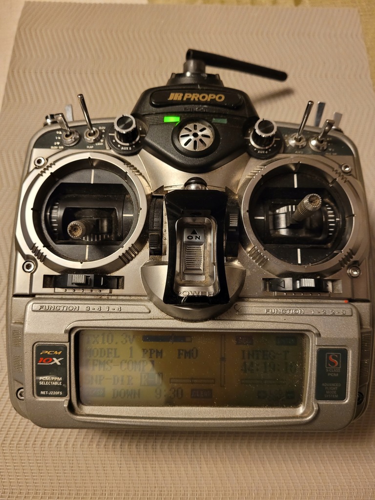 Aparatura JR PROPO 10XS 2,4 GHz SPEKTRUM DMS/DMS2