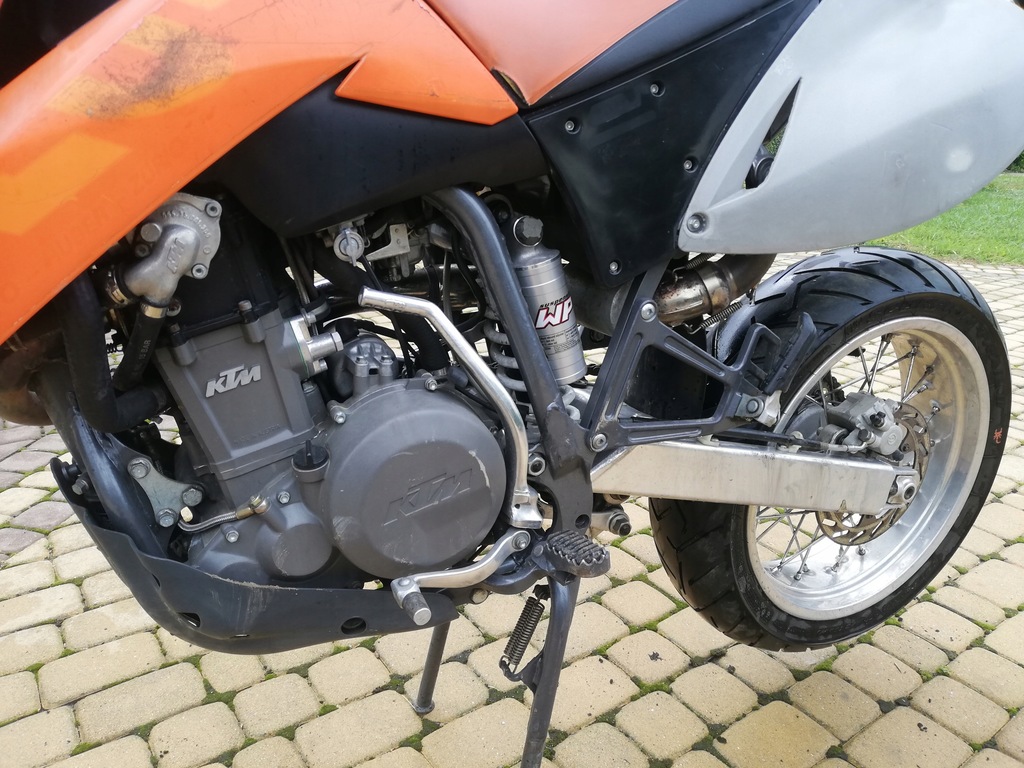 akrapovic lc4