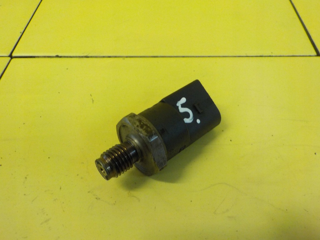 JEEP GRAND CHEROKEE 2.7 CRD 05r 163KM ENF czujnik paliwa A0041537528