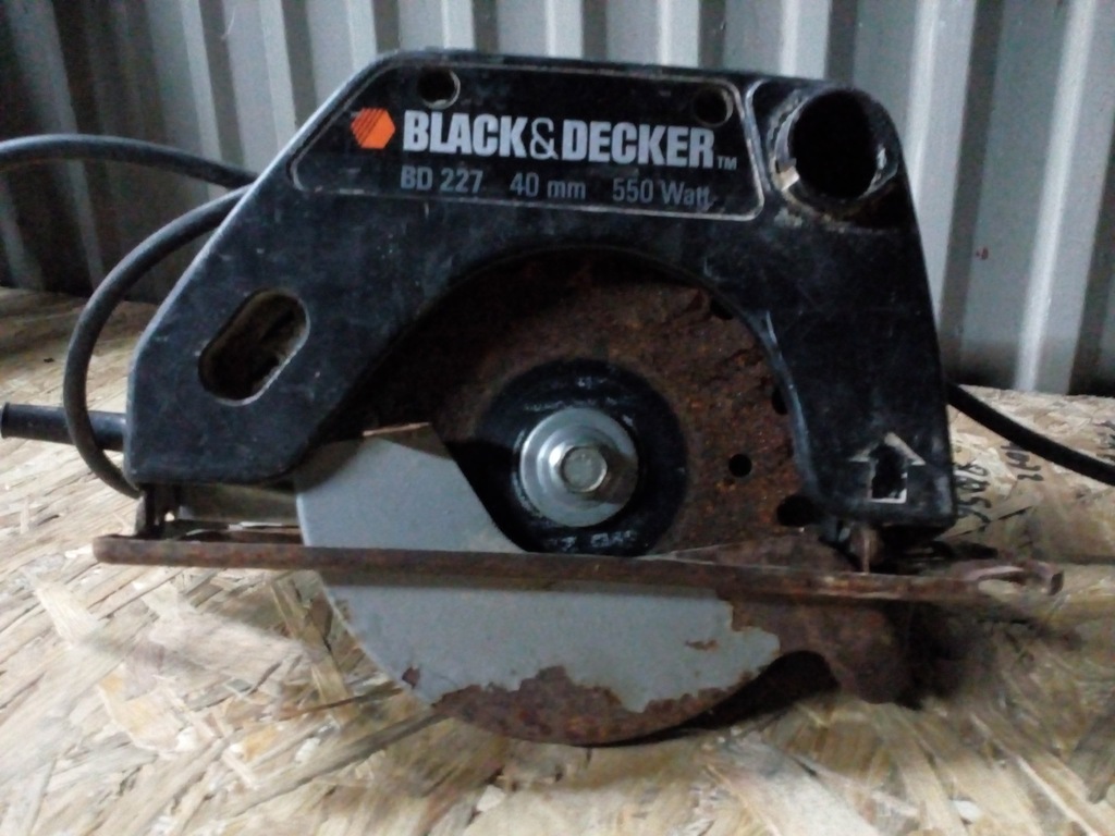 Pilarka tarczowa Black & Decker BD227 7199793673 oficjalne archiwum