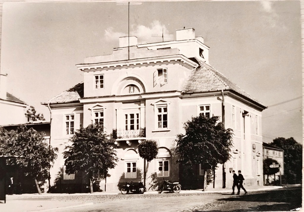 GĄBIN KLASYCYSTYCZNY RATUSZ Z KOŃCA XVIII W. 1970