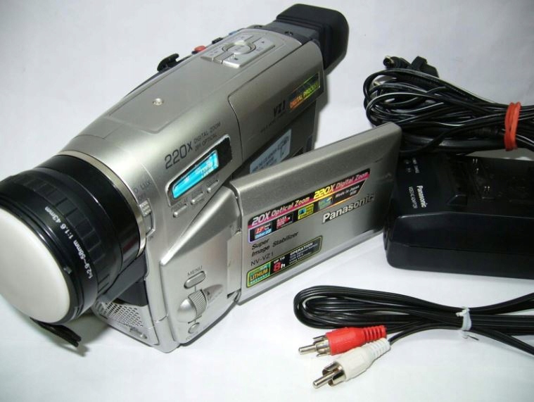 Kamera PANASONIC NV-VZ 1EG na kasety VHS-c