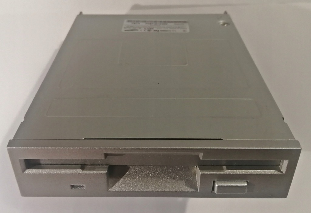 Купить 3,5-дюймовый дисковод для дискет SAMSUNG SFD-321B. Протестировано.: отзывы, фото, характеристики в интерне-магазине Aredi.ru