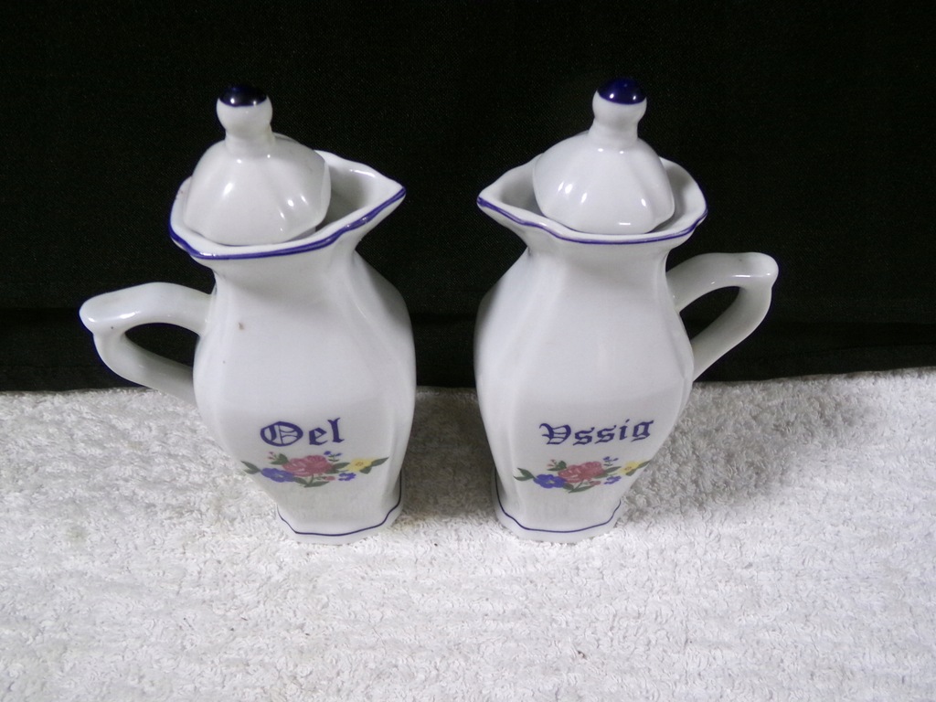 POJEMNIKI PORCELANOWE NA OCET I OLIWĘ