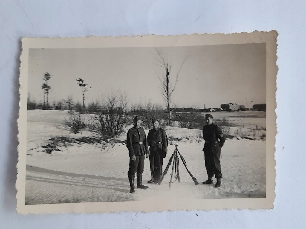 Zdjęcie Niemcy żołnierze Wehrmacht karabiny zima