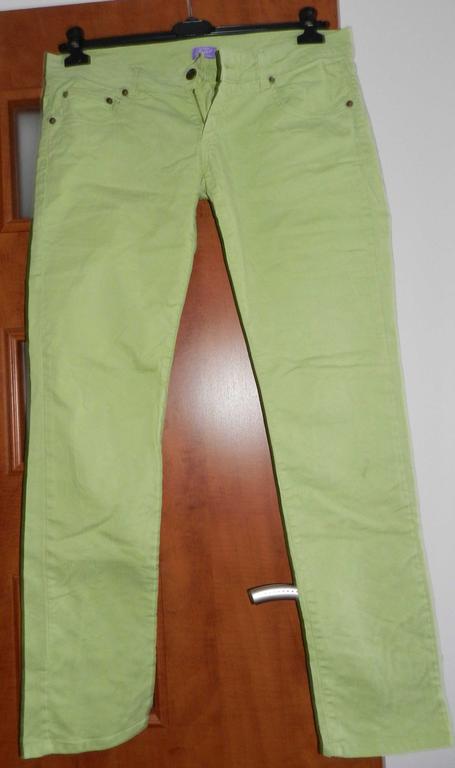 zielone spodnie biodrówki