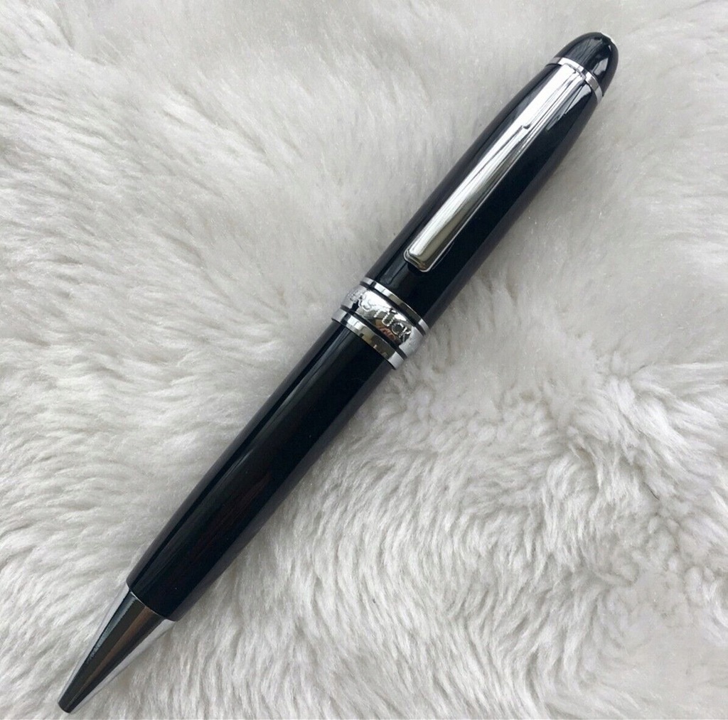 Luksusowy długopis z czarnym tuszem o średnicy 0,7 mm