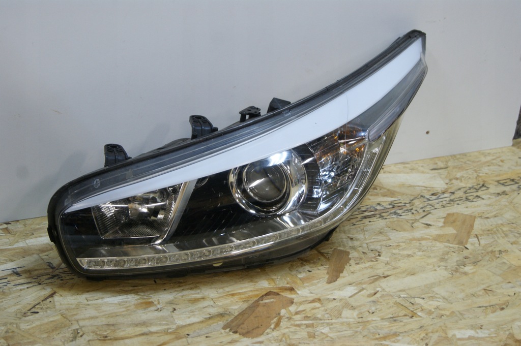 REFLEKTOR LAMPA KIA CEED XENON LED LEWA KOMPLETNA