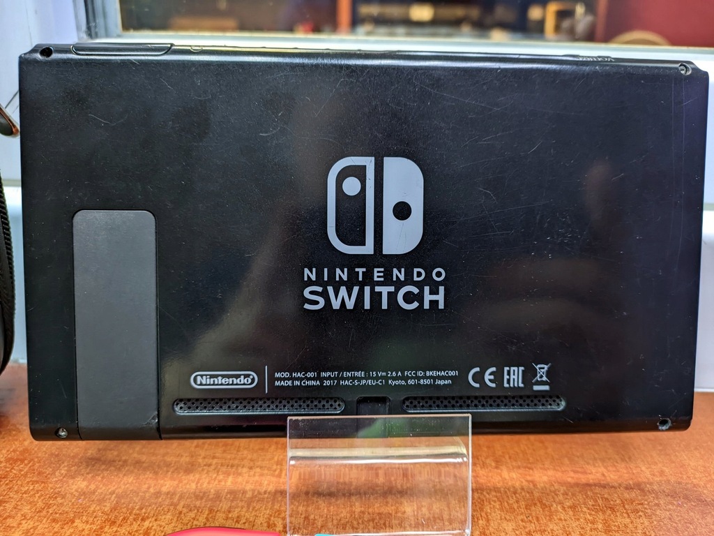 Nintendo SWITCH（MOD.HAC-001） NINTENDO Switch HAC-001(-01) + Kontroler Switch Czerwono