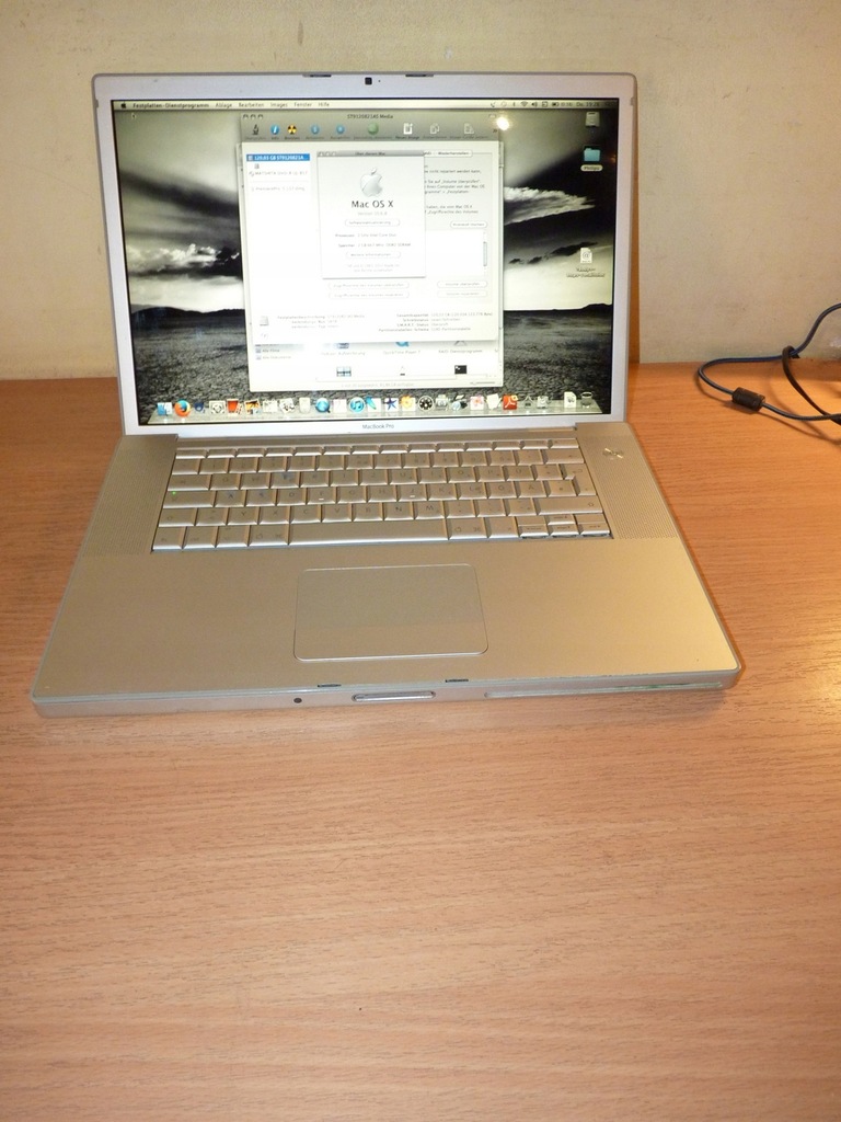 APPLE MacBook PRO A1150 COR 2 DUO 2GHZ/2GB/120GB/RADEON X1600