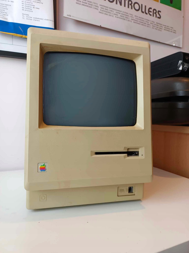 Komputer Apple Macintosh 512K classic stary retro