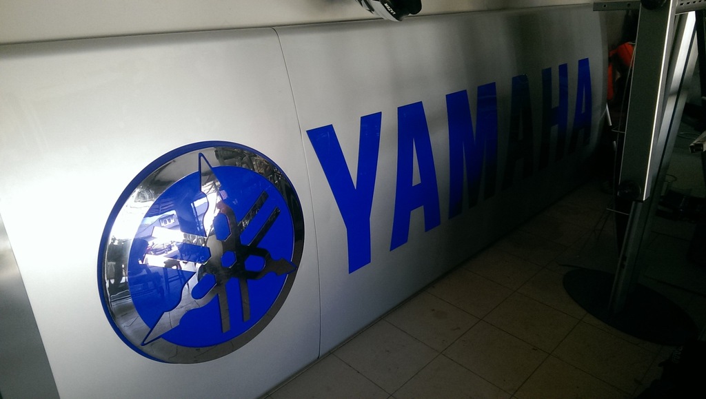 Duże logo YAMAHA reklama świetlna 120x360