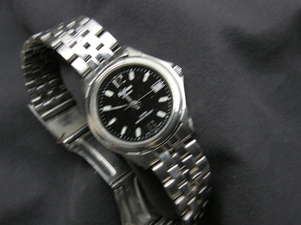 rofina supreme quartz watch