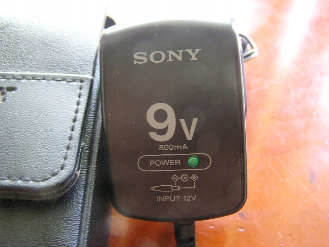 Sony DCC-E190L 9V 800mA - ŁADOWARKA SAMOCHODOWA.X