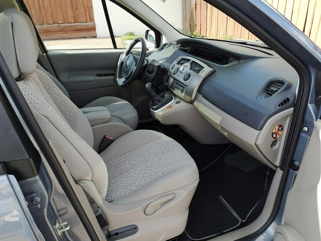 Купить Renault Scenic 1.6B, 2006 г., Панорама,: отзывы, фото, характеристики в интерне-магазине Aredi.ru