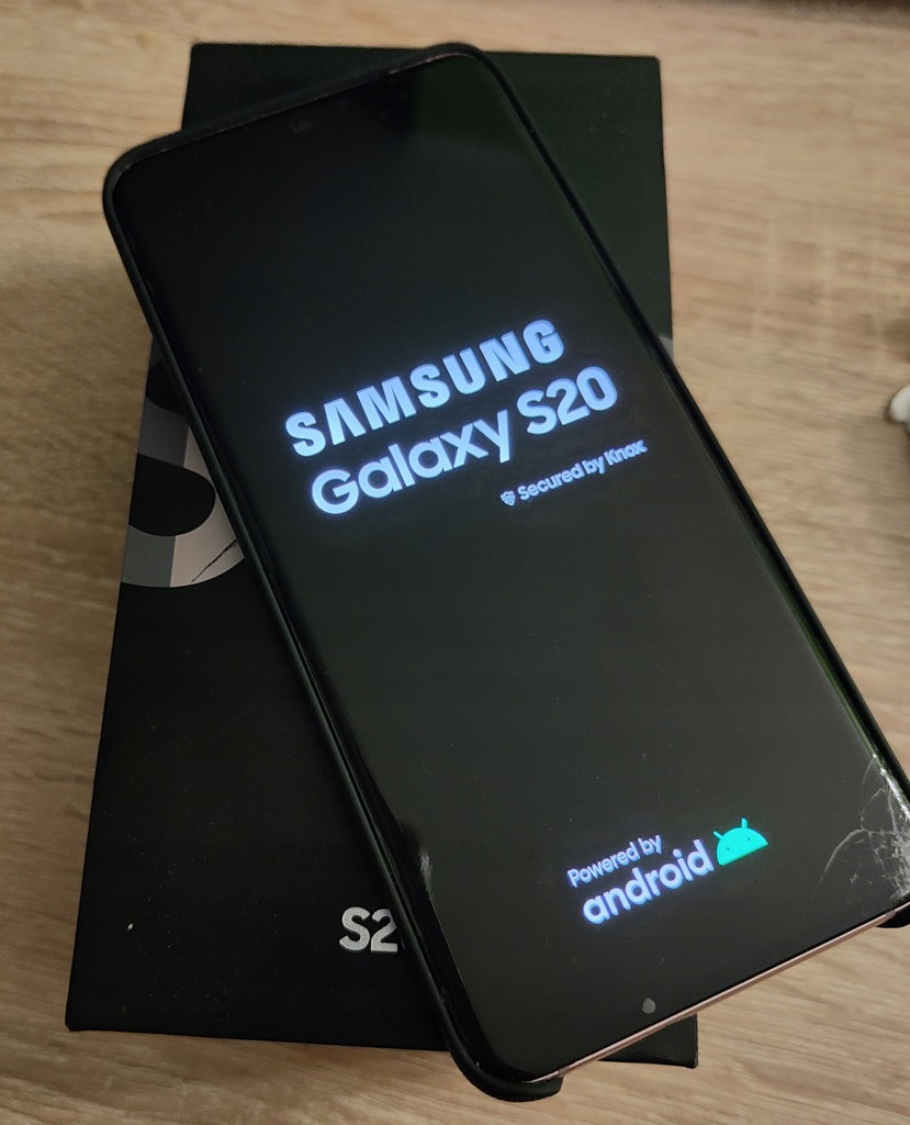 Samsung S20 Po upadku Sprawny.