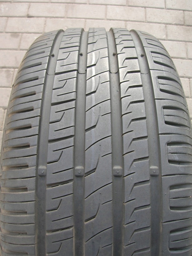 1x 235/45R18 opona BARUM BRAVURIS HM 235/45/18