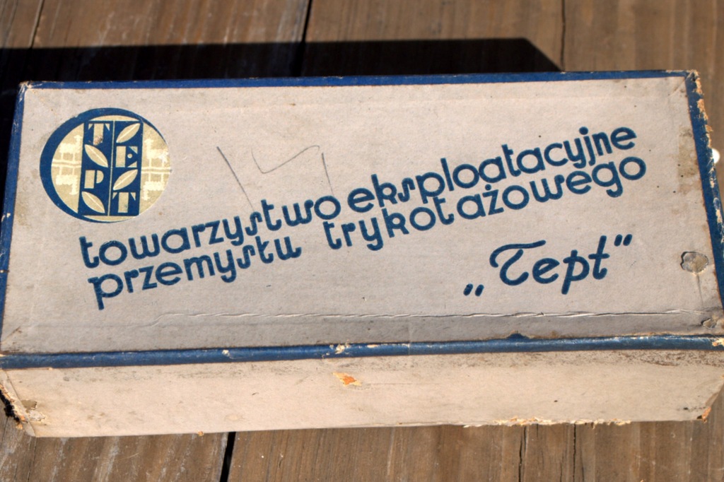 TEPT GUZIKI TRYKOTAŻ PRZEDWOJENNE PUDEŁKO REKLAMA