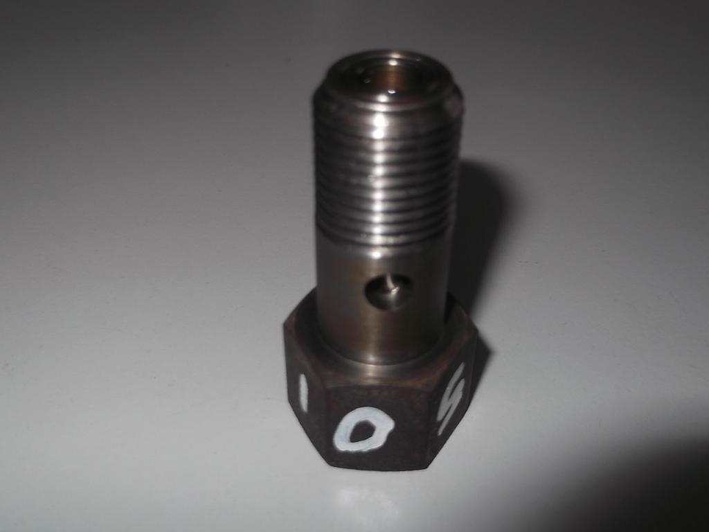 Гидрозамок на гидроцилиндр кс 35715. Рено магнум кран перепускной клапан. Клапан перепускной рено. Клапан перепускной febi 102008. Клапан топливный обратный рено премиум.