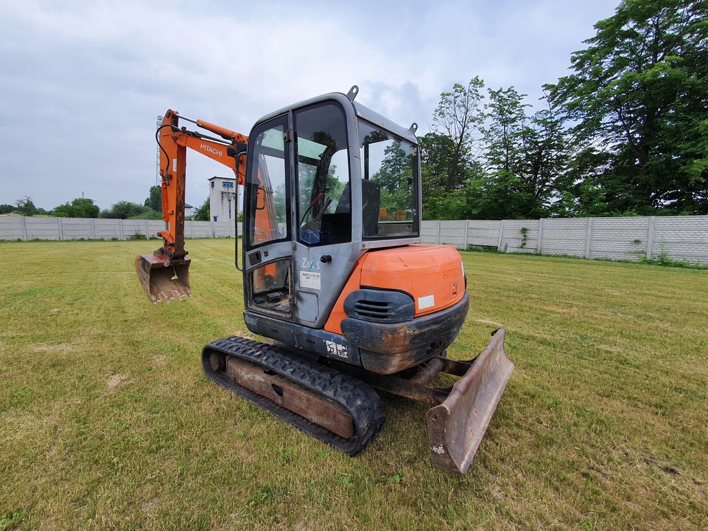 ちっち Specyfikacja koparki Hitachi ZX 30 U-2 (2005 - 2010