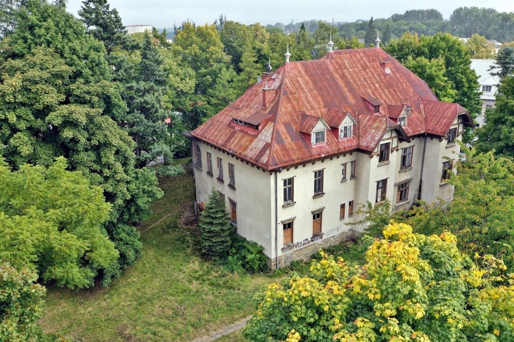 Dom, Andrychów, Andrychów (gm.), 1048 m²