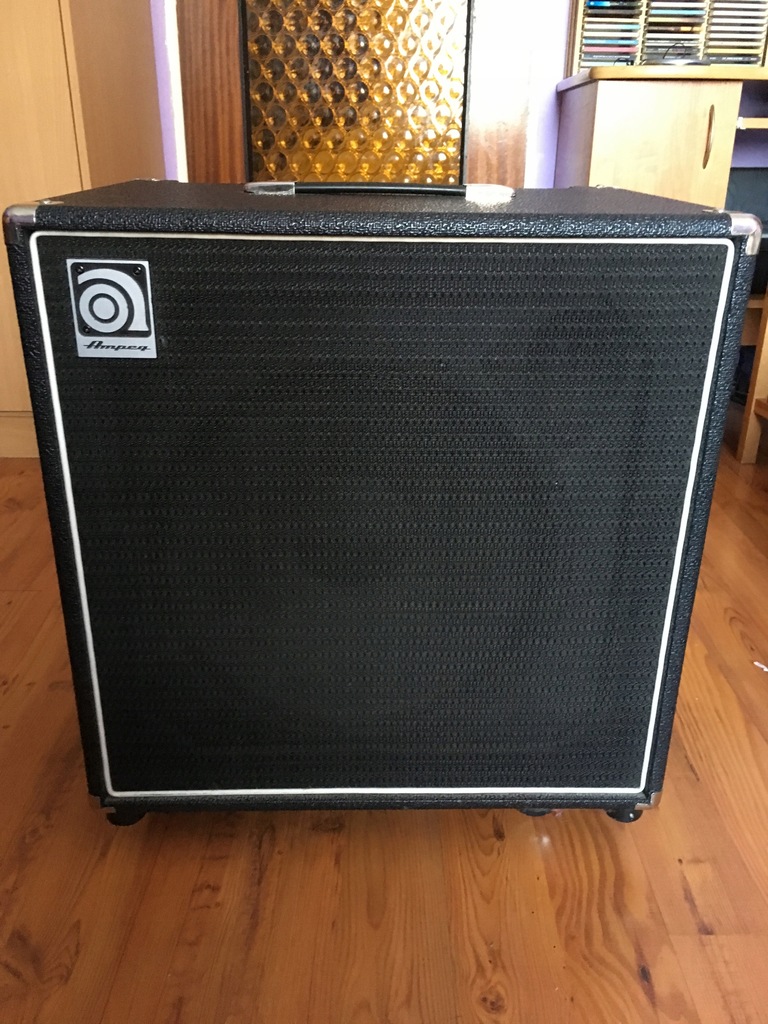 Ampeg Ba 115 HPT 220 Watt Combo basowe Lampa