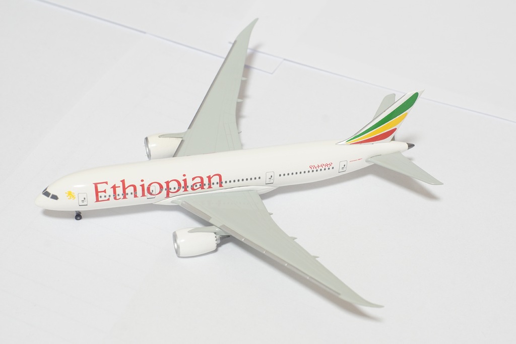 Boeing 787 Ethiopian skala 1:400