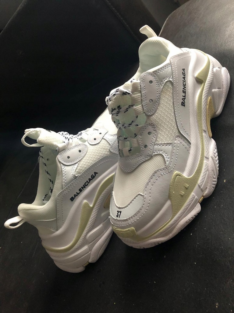 balenciaga triple s white 37