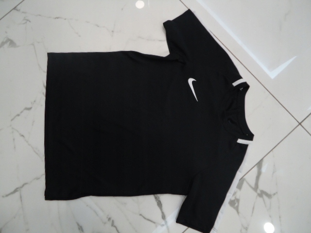 Bluzka sportowa Nike 128-137