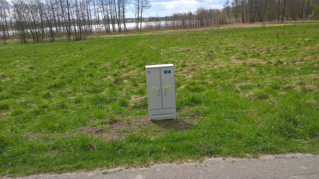 Rekreacyjna z linią brzegową JEZIORO i pomost