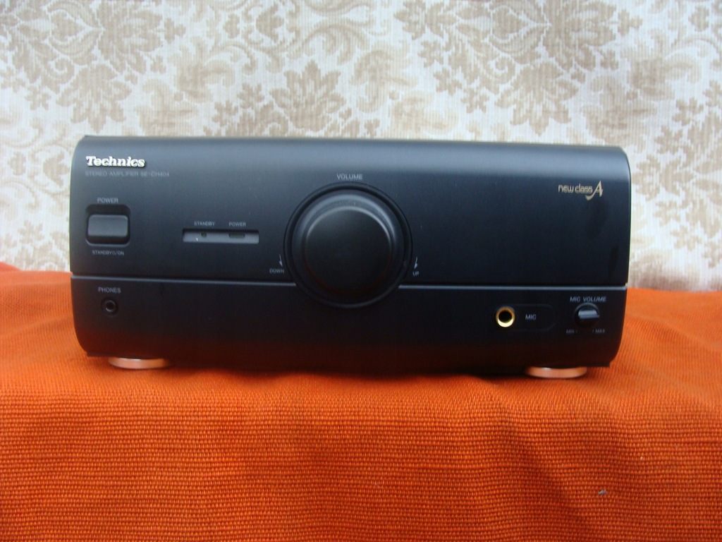 WZMACNIACZ TECHNICS MODEL SE-CH404