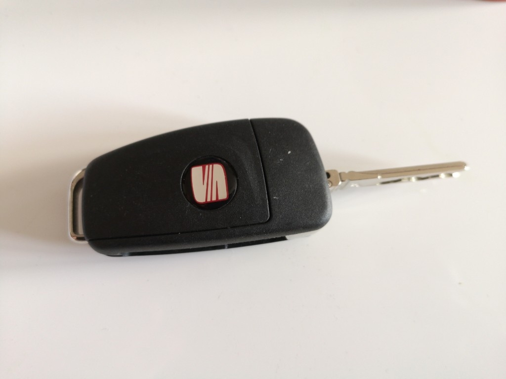 KLUCZYK SCYZORYK AUDI SEAT EXEO 433MH 3R0837220