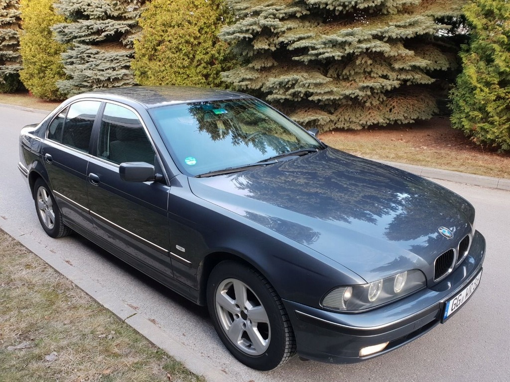 BMW E39 523i 170KM 2.5 benzynamanual 2000r