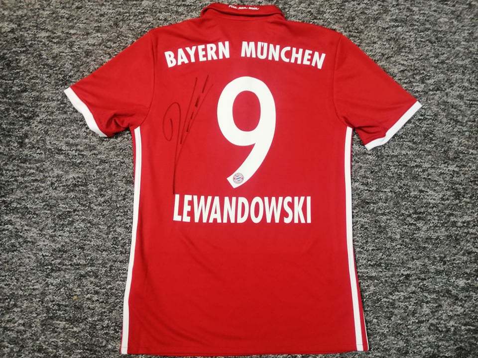 Lewandowski - koszulka (Bayern) z autografem